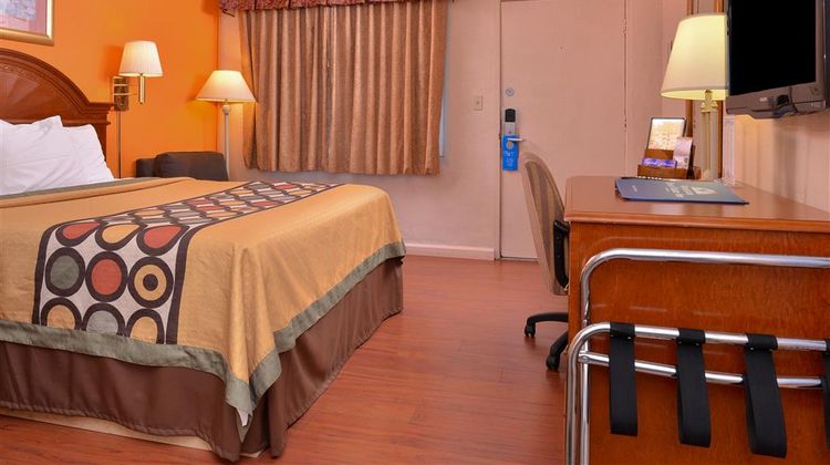 Americas Best Value Inn Room