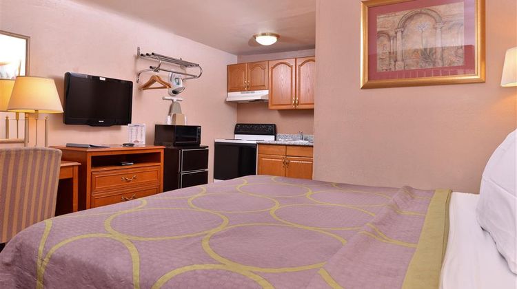 Americas Best Value Inn Room