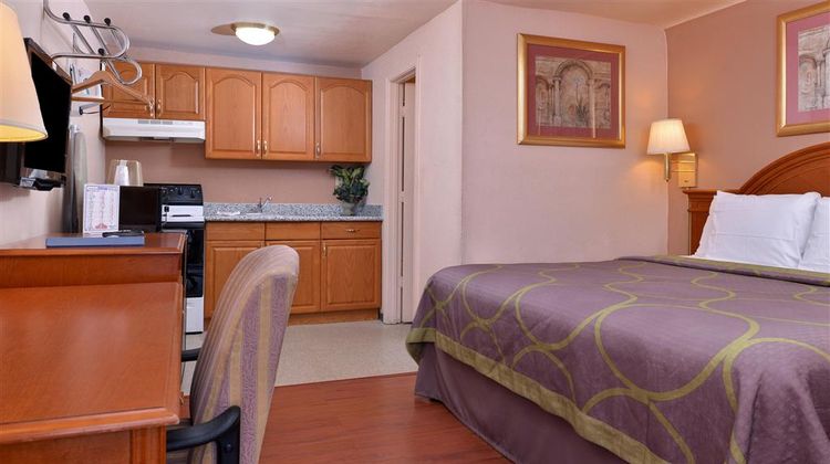 Americas Best Value Inn Room