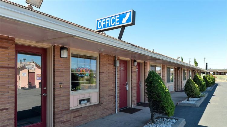 Americas Best Value Inn Exterior