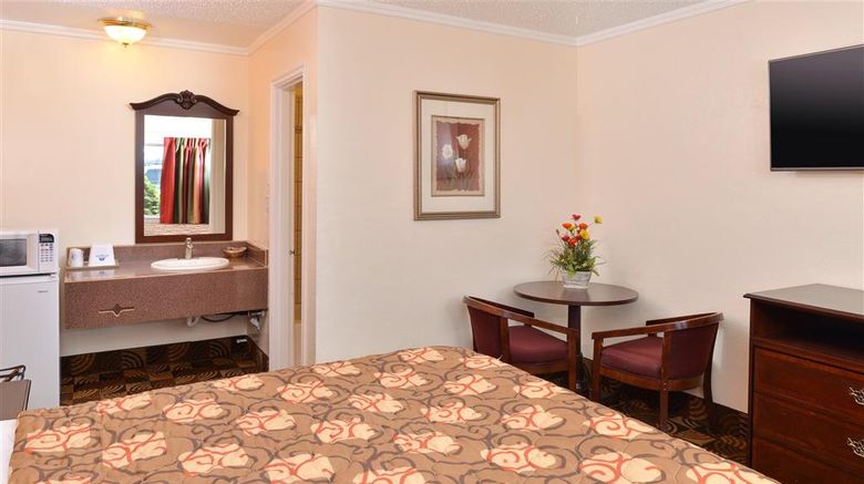 <b>Americas Best Value Inn Room</b>. Images powered by <a href="https://iceportal.shijigroup.com/" title="IcePortal" target="_blank">IcePortal</a>.