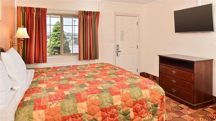 Americas Best Value Inn Room