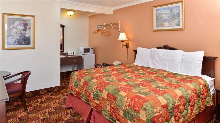 Americas Best Value Inn Room
