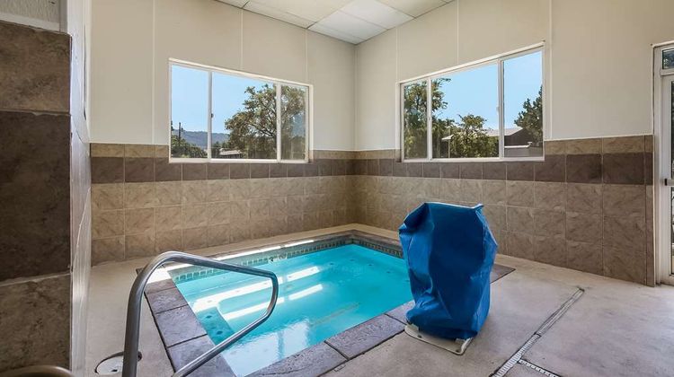 Americas Best Value Inn Pool