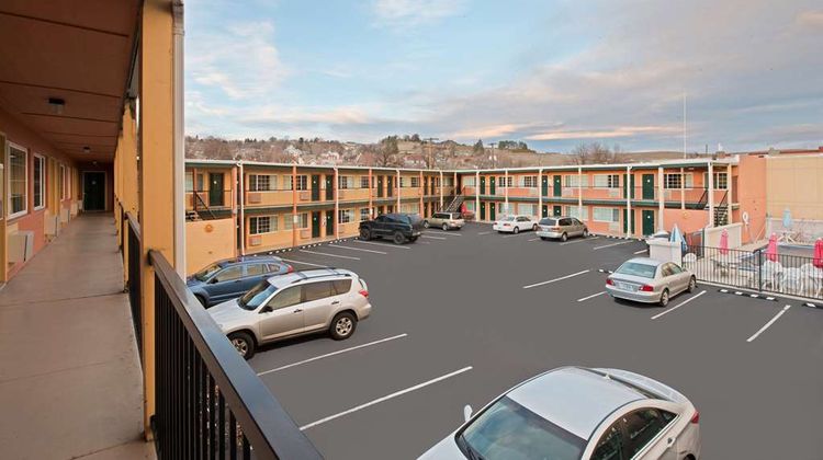 Americas Best Value Inn & Suites Exterior