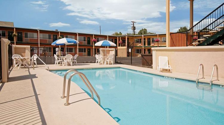 Americas Best Value Inn & Suites Pool