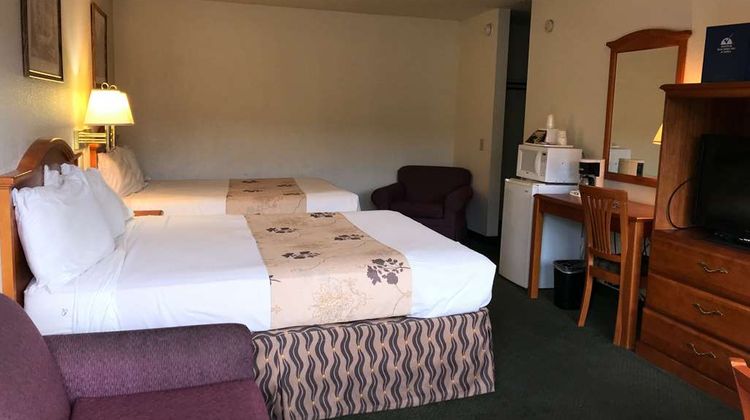 Americas Best Value Inn & Suites Suite