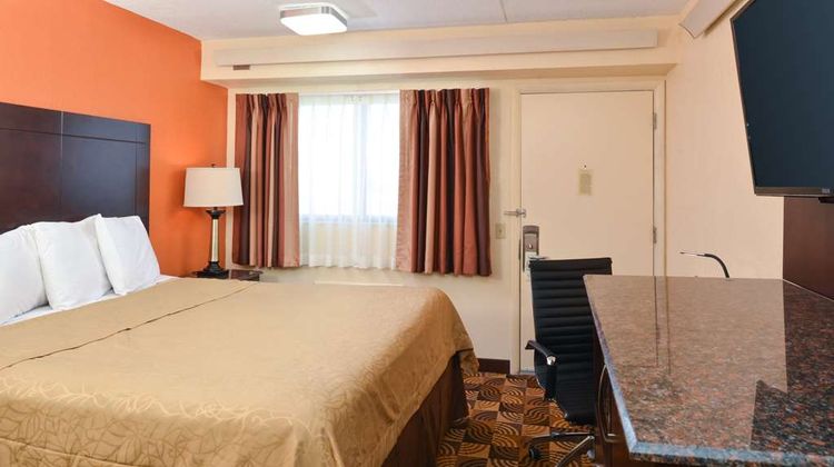 Americas Best Value Inn-Pittsburgh Arpt Room