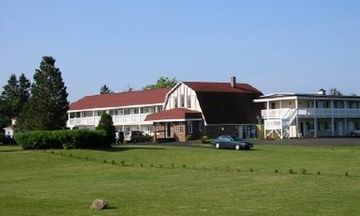 Canadas Best Value Inn & Suites