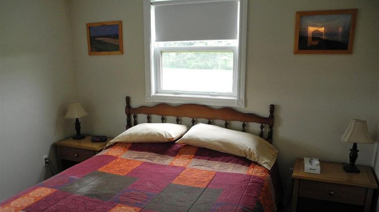 Canadas Best Value Inn & Suites Room
