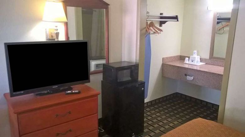 <b>Americas Best Value Inn Room</b>. Images powered by <a href="https://iceportal.shijigroup.com/" title="IcePortal" target="_blank">IcePortal</a>.