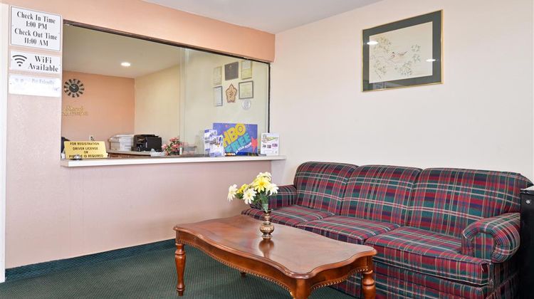 Americas Best Value Inn Bishopville Lobby
