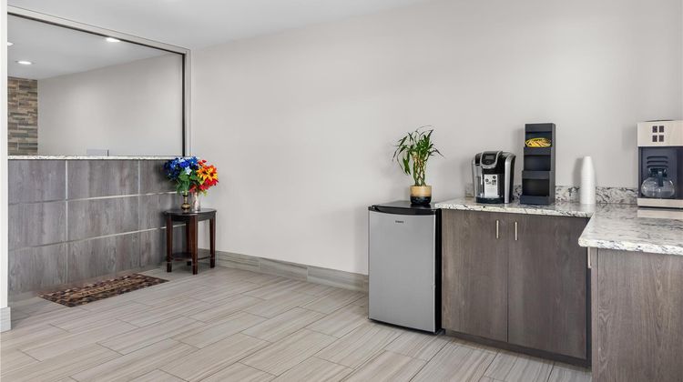 Americas Best Value Inn Bishopville Lobby