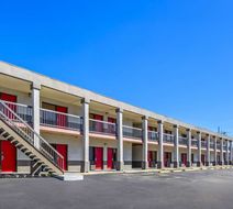 Americas Best Value Inn Exterior
