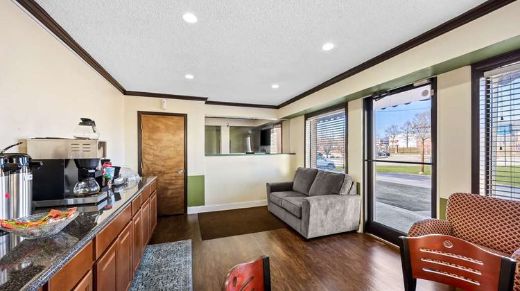Americas Best Value Inn Lobby