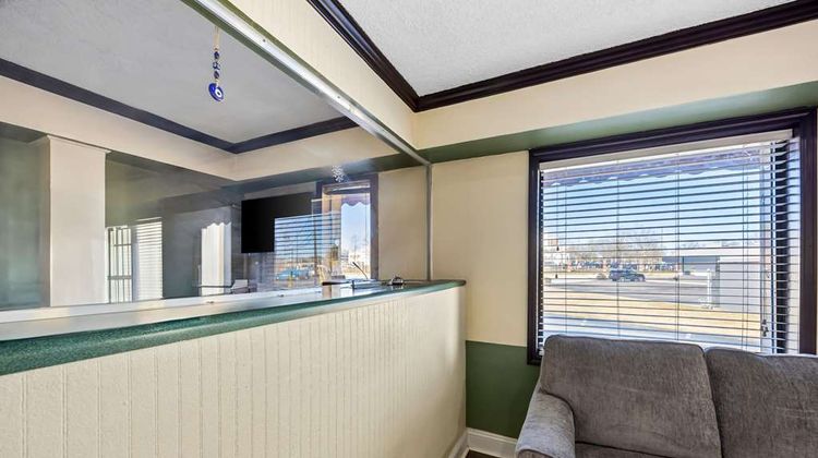 Americas Best Value Inn Lobby