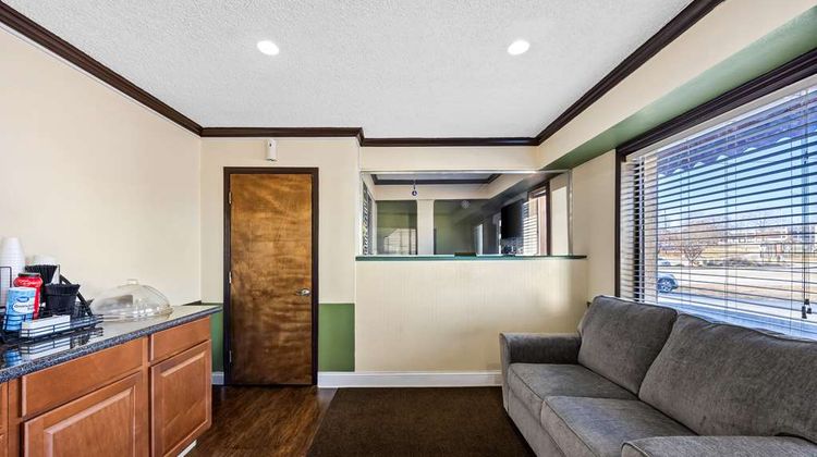 Americas Best Value Inn Lobby