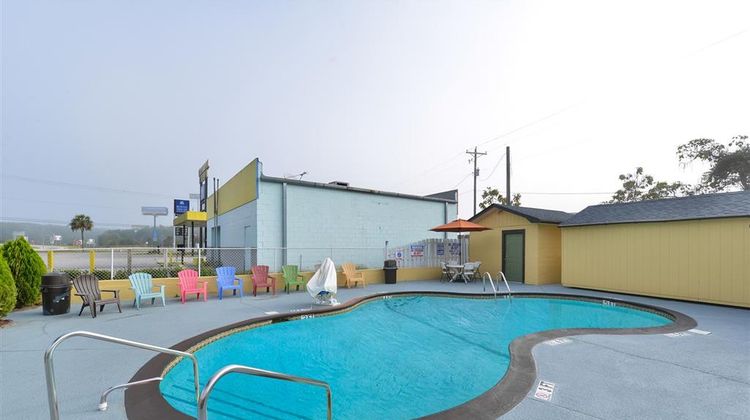 Americas Best Value Inn Pool