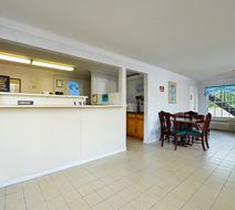 Americas Best Value Inn Winnsboro Lobby