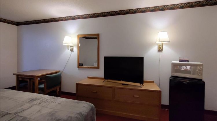 Americas Best Value Inn and Suites Room