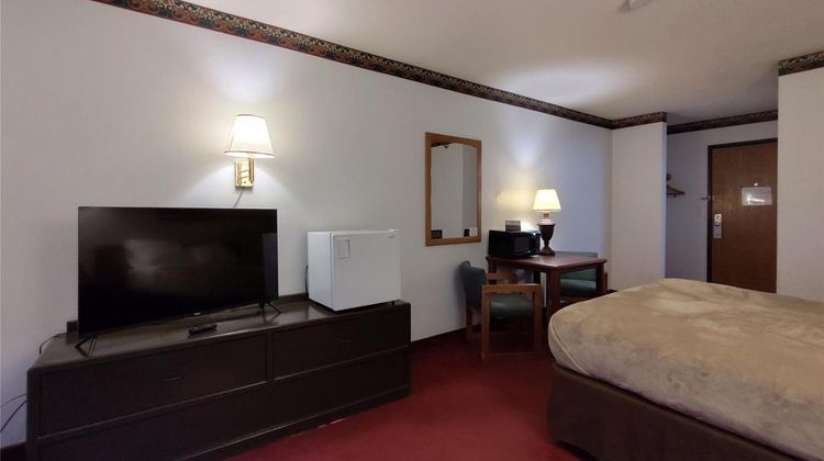 Americas Best Value Inn and Suites Room