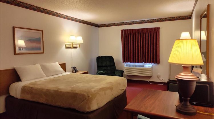 Americas Best Value Inn and Suites Room