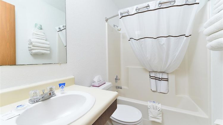 Americas Best Value Inn Room