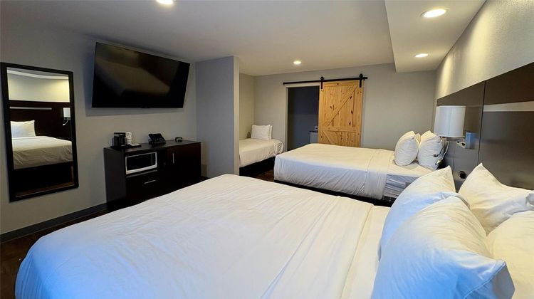 Americas Best Value Inn Room