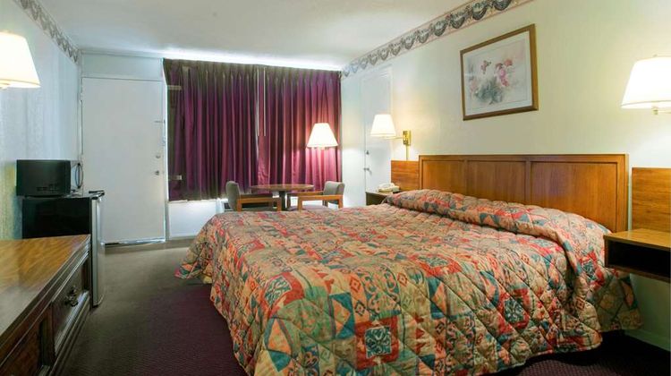 Americas Best Value Inn Room