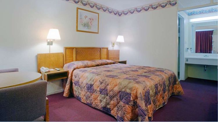 Americas Best Value Inn Room