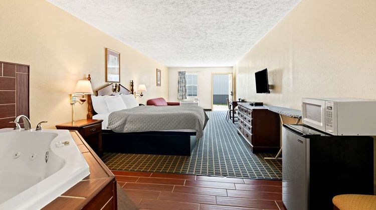 Americas Best Value Inn & Suites Room