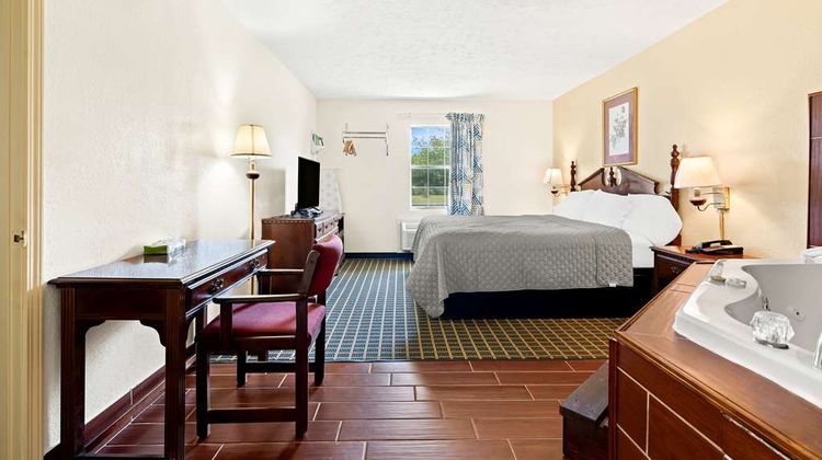 Americas Best Value Inn & Suites Suite