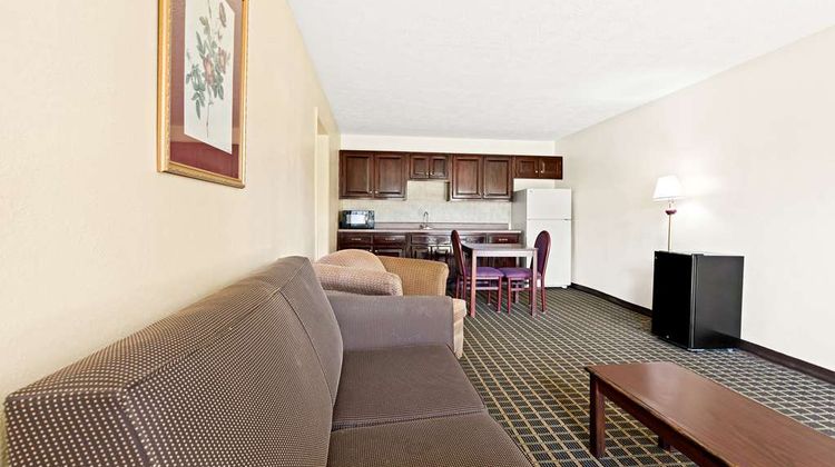 Americas Best Value Inn & Suites Suite