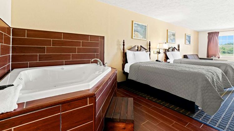 Americas Best Value Inn & Suites Room