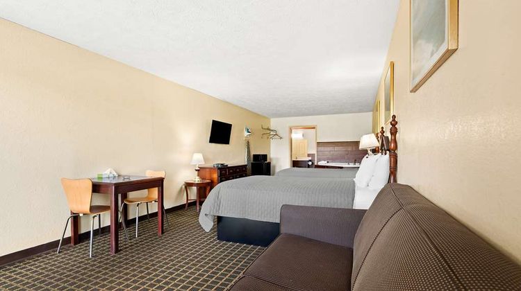 Americas Best Value Inn & Suites Room