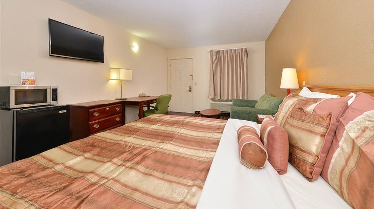 Americas Best Value Inn Downtown Suite