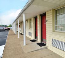 Americas Best Value Inn Exterior