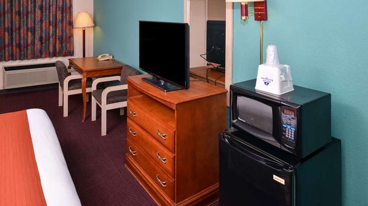 Americas Best Value Inn Room