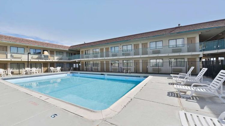 Americas Best Value Inn Pool