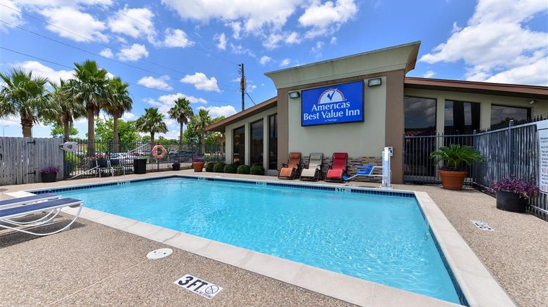 <b>Americas Best Value Inn Pool</b>. Images powered by <a href="https://iceportal.shijigroup.com/" title="IcePortal" target="_blank">IcePortal</a>.