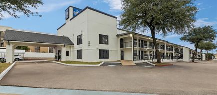 Americas Best Value Inn Exterior