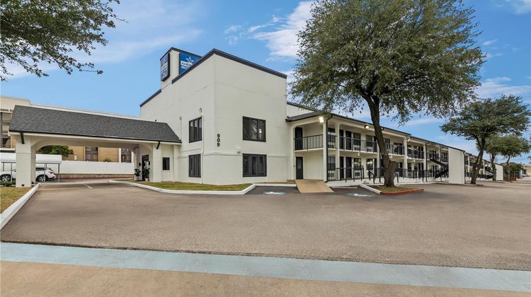 Americas Best Value Inn Exterior