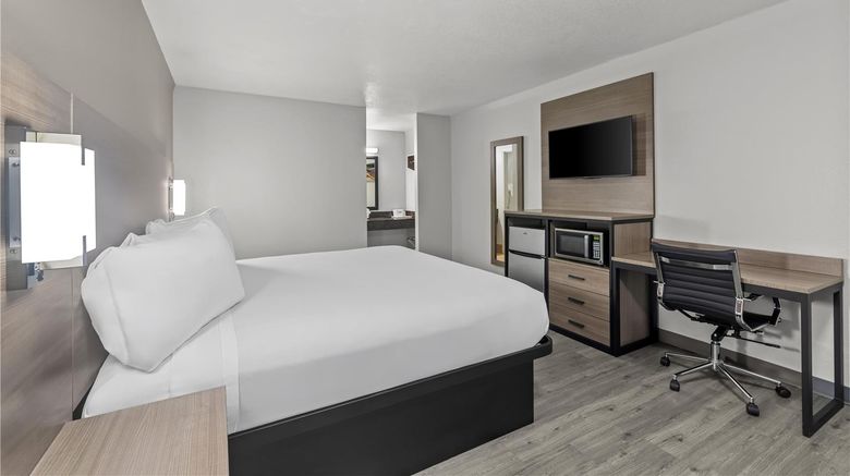 <b>Americas Best Value Inn Room</b>. Images powered by <a href="https://iceportal.shijigroup.com/" title="IcePortal" target="_blank">IcePortal</a>.