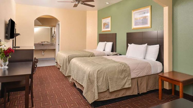 Americas Best Value Inn Baytown Room