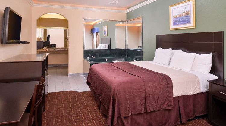 Americas Best Value Inn Baytown Suite