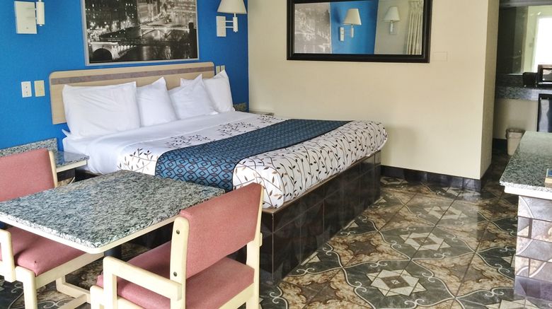 <b>American Choice Inn Room</b>. Images powered by <a href="https://iceportal.shijigroup.com/" title="IcePortal" target="_blank">IcePortal</a>.