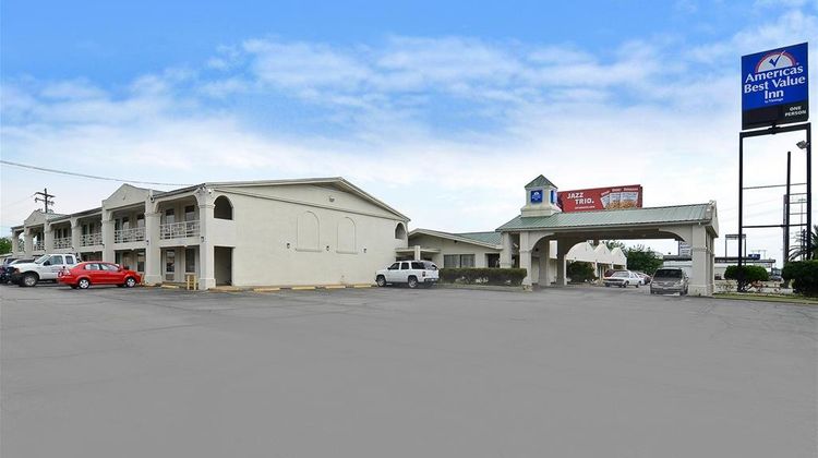American Choice Inn Exterior