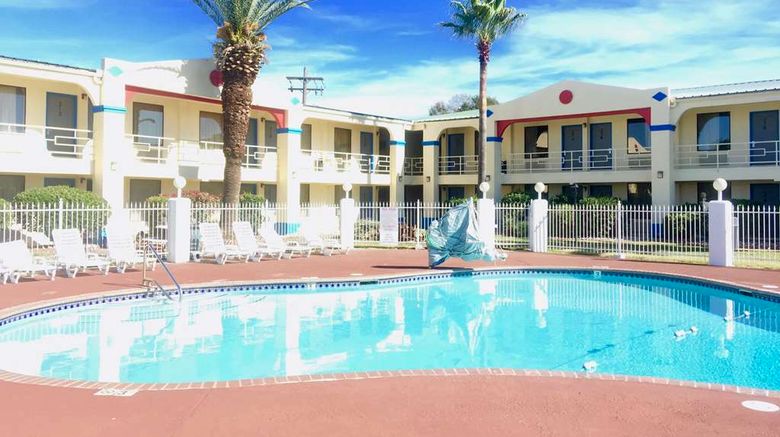 <b>American Choice Inn Pool</b>. Images powered by <a href="https://iceportal.shijigroup.com/" title="IcePortal" target="_blank">IcePortal</a>.