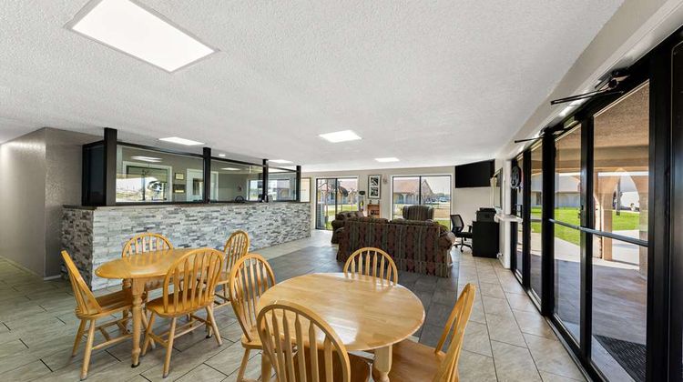 Americas Best Value Inn/5 Star Inn Lobby