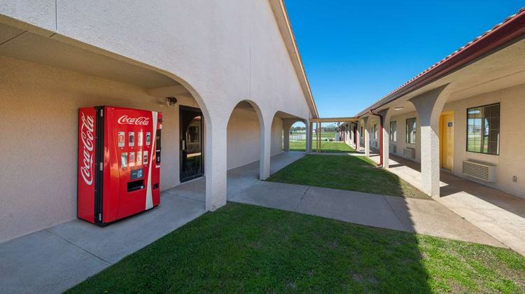 Americas Best Value Inn/5 Star Inn Exterior